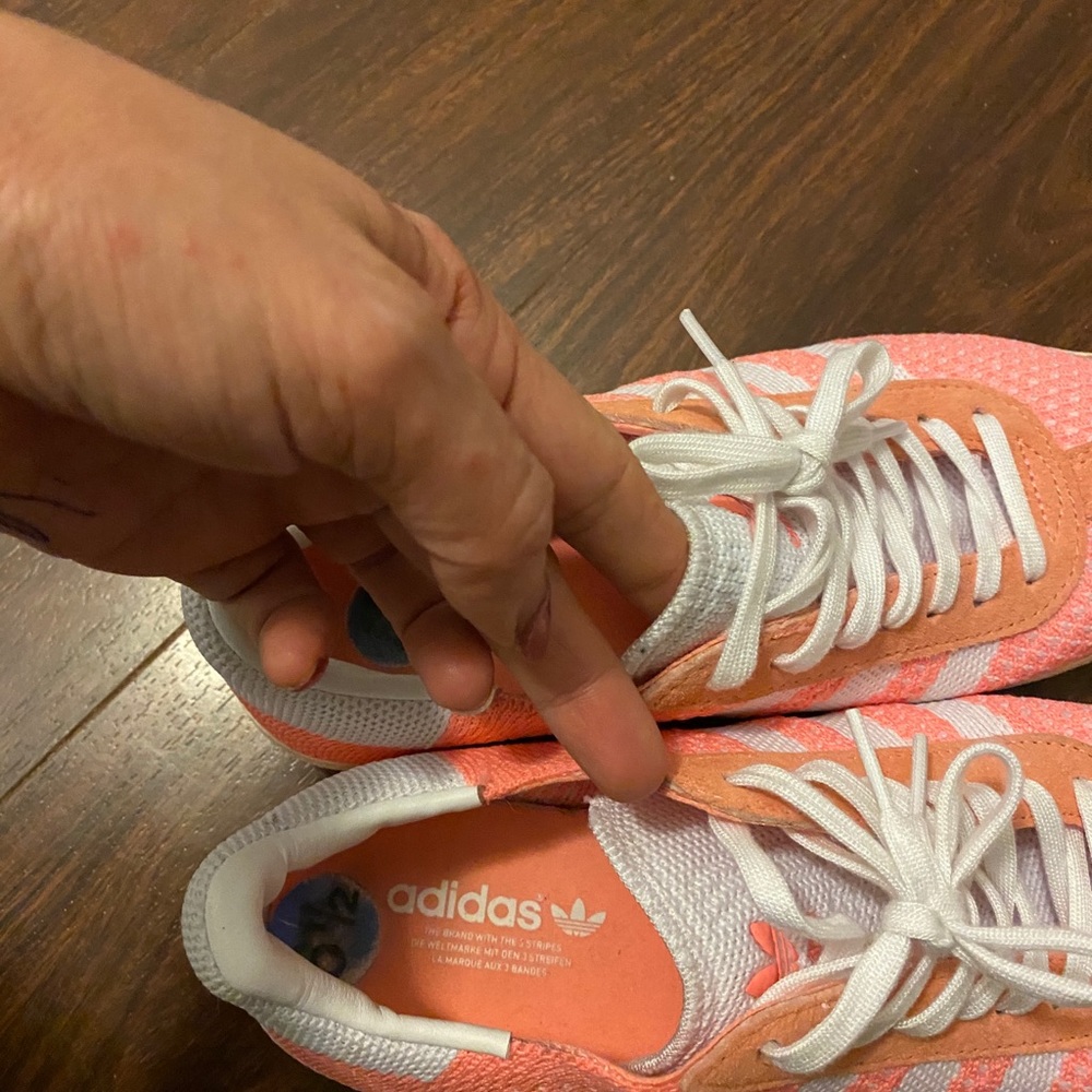 Sneaker - Picture 4 of 5